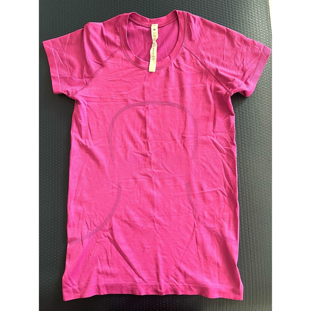 Lululemon Swiftly Tech Short Sleeve - Purple